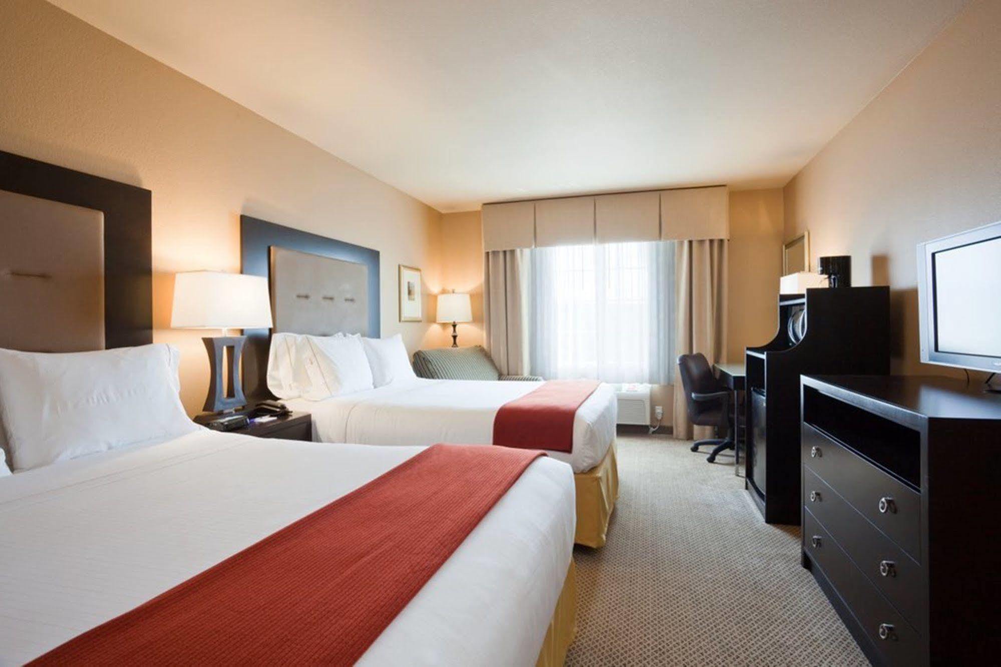 Holiday Inn Express & Suites Litchfield By Ihg Ngoại thất bức ảnh